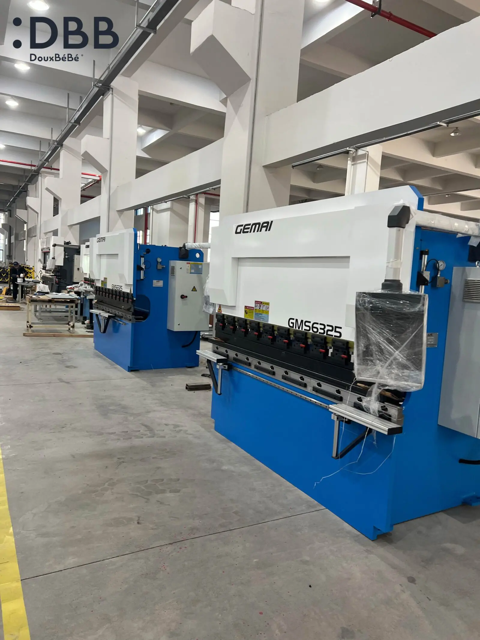 dibibi Jiangdong Park has newly arrived 2 CNC bending machines 1 DBB CNC bending machines2