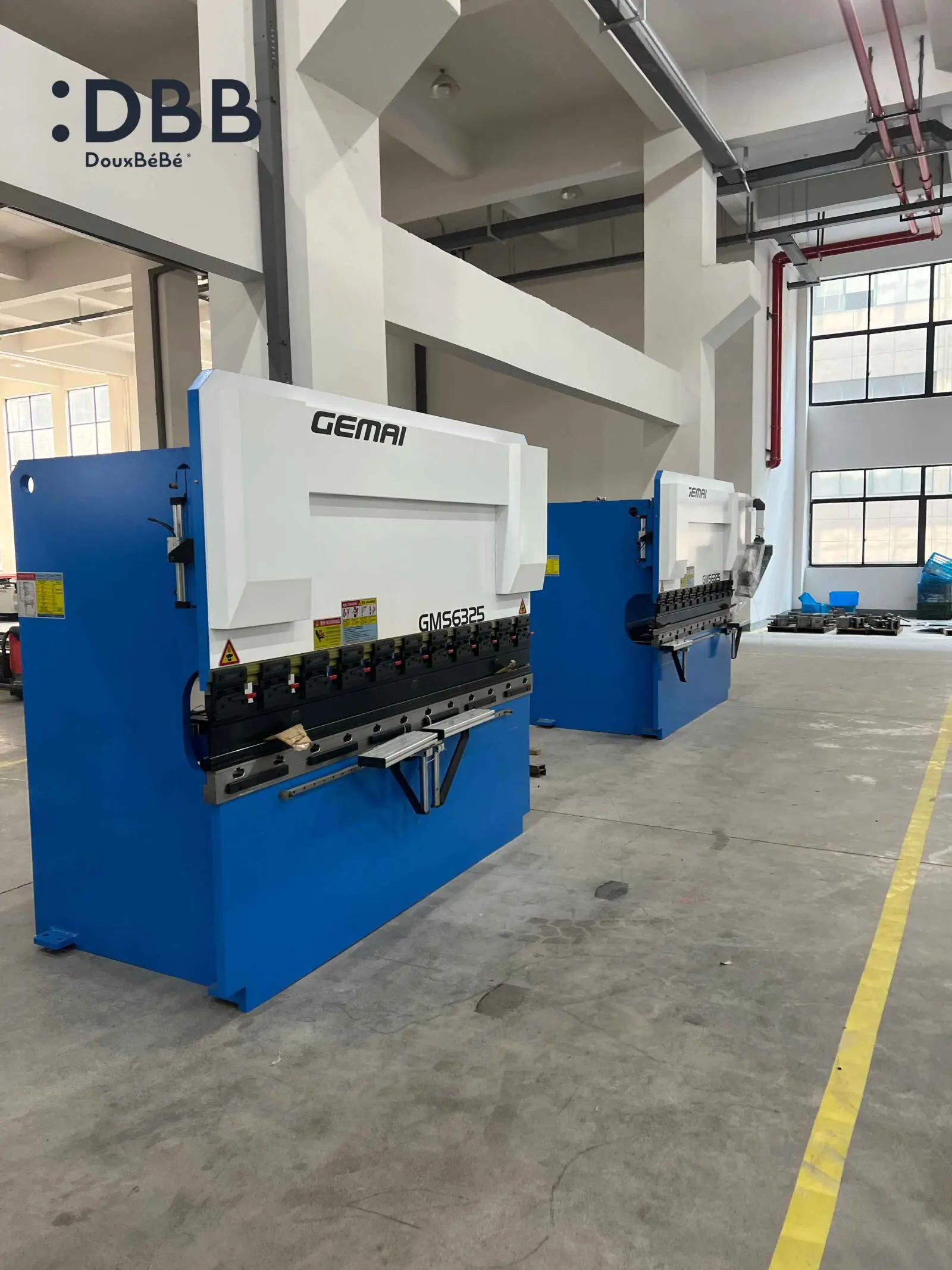 dibibi Jiangdong Plant newly equipped with multiple production equipment 3 Installation of CNC bending machine